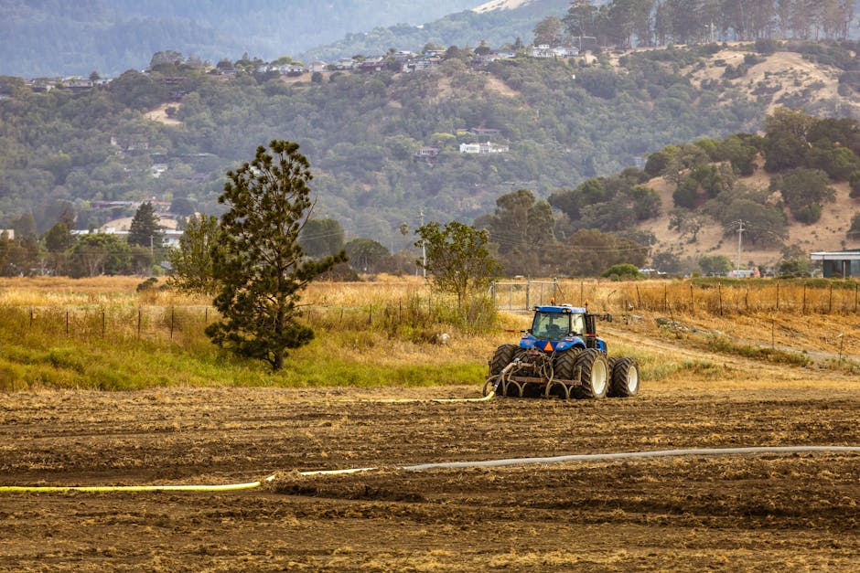 Tractor incorporando enmienda al suelo previo a siembra
